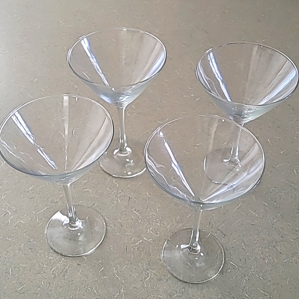 Set of 4 martini glasses
